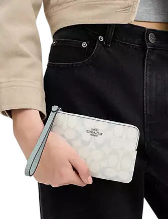 ポコ Coach Corner Zip Wristlet In Pretty Signature Canvas | Brixton Baker