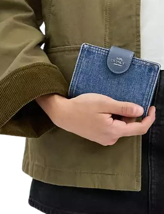 【Coach】Medium Corner Zip Wallet/ミニウォレット Coach Medium Corner Zip Wallet With Mini Vintage Rose Print
