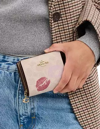 Coach Snap Wallet In Signature Canvas With Lips Print Coach Snap Wallet In Signature Canvas With Lips Print