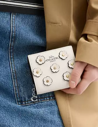 Coach Snap Wallet With Floral Applique Chalk