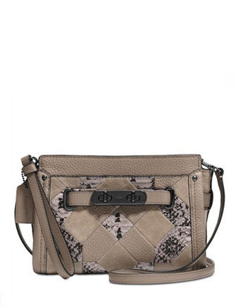 Coach swagger hotsell wristlet crossbody