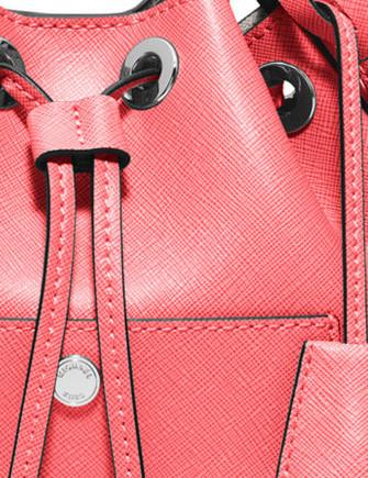 Michael kors greenwich small bucket bag best sale