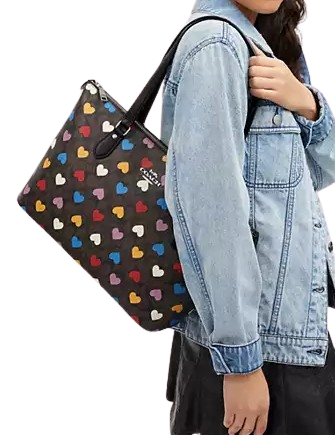 Coach Gallery Tote In Signature Canvas With Heart Print