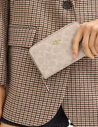Coach Medium Id Zip Wallet In Signature Canvas Sand Chalk