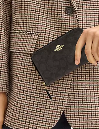 Coach Medium Id Zip Wallet In Signature Canvas Walnut Black