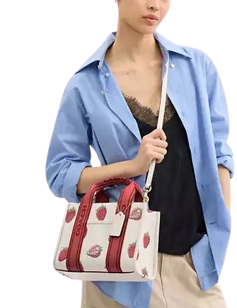 【COACH】Smith Tote Bag 24 スミス トート フルーツ Coach Smith Tote Bag 24 With Strawberry Print | Brixton Baker
