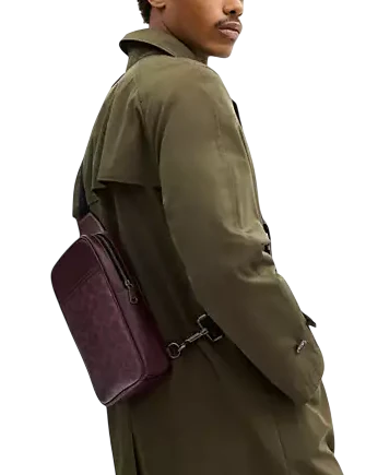 Coach Turner Pack In Signature Canvas Black Current