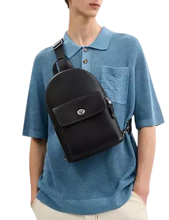 【Coach】メンズ Turnlock Sling Pack 斜め掛けリュック CAJ72 COACH® Outlet | Turnlock Sling Pack