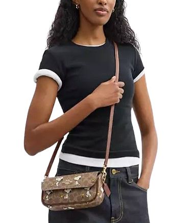 限定コラボ【Coach X Peanuts】Hailey Flap Bag / Snoopy Print Coach Coach X Peanuts Hailey Flap Bag In Signature Canvas